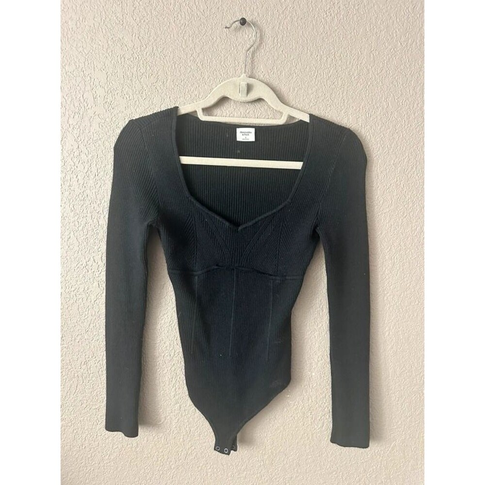 Abercrombie and Fitch Black Ribbed sweetheart sweater body suit long sleeves.